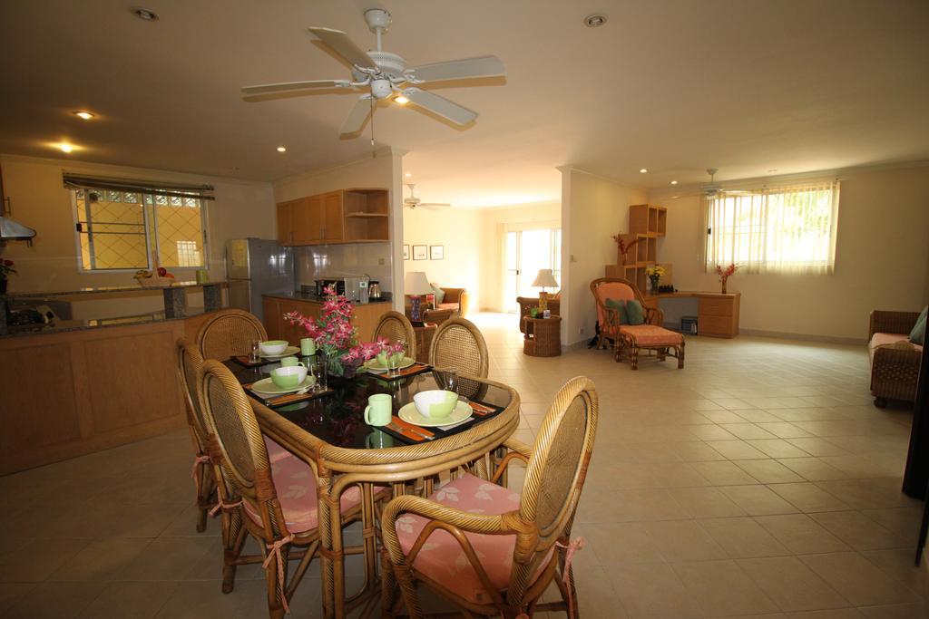 Butterfly Garden Boutique Residences By Frasier, A Lifestyle Destination Apt And Villas 1 To 3 Bedroom Units, 2 Full Bathrooms, Rain Shower, Spa Bath, Complete Kitchen, Staff 24-7,Fast Fiber Optic Wifi, 55" Smart Tv'S, Free Bbq, Pattaya Phòng bức ảnh