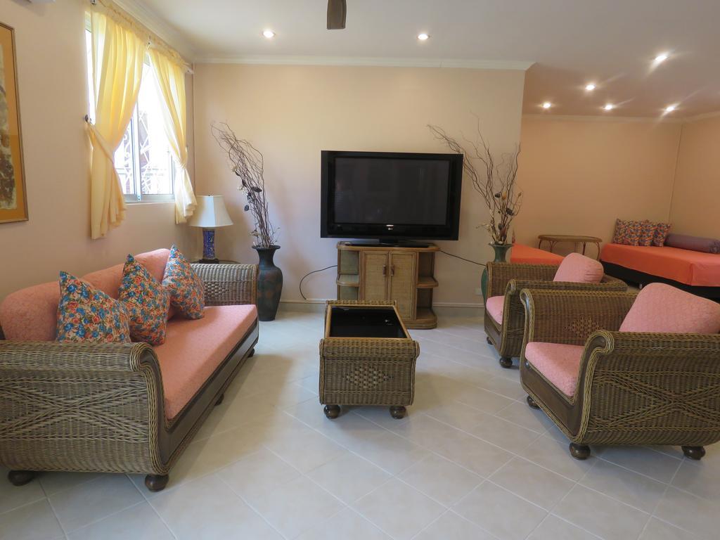 Butterfly Garden Boutique Residences By Frasier, A Lifestyle Destination Apt And Villas 1 To 3 Bedroom Units, 2 Full Bathrooms, Rain Shower, Spa Bath, Complete Kitchen, Staff 24-7,Fast Fiber Optic Wifi, 55" Smart Tv'S, Free Bbq, Pattaya Ngoại thất bức ảnh